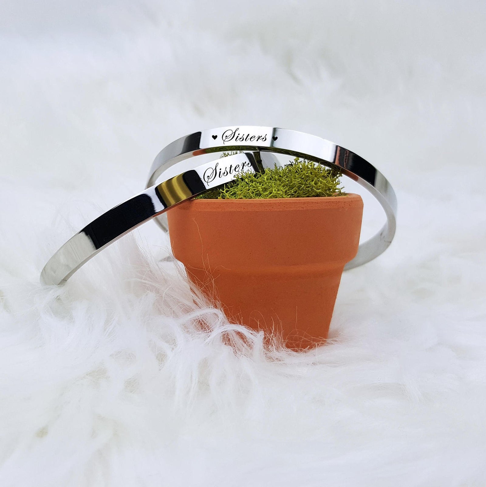 Laser Engraved Personalized Sisters Bangle Bracelet, Custom Name Bracelet, Gift for Her, For Teens, For Mom, For Best Friend, LXJC100137